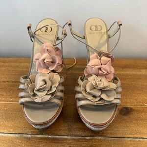 Kelsi Dagger Women's Sandals with Floral Accents - Brown and Pink